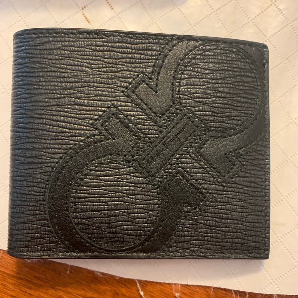 Salvatore Ferragamo Wallet (2019)